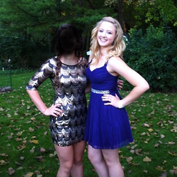 Windsor Sweetheart Neckline Pleated Cocktail Dress - Picture 8 of 8